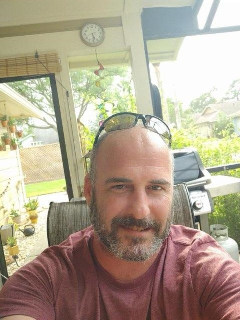 Nicholas W. Thompson Profile Photo