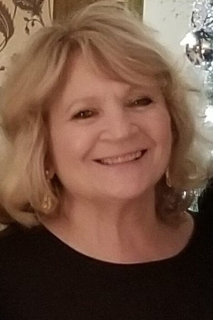 Elizabeth Nadolny