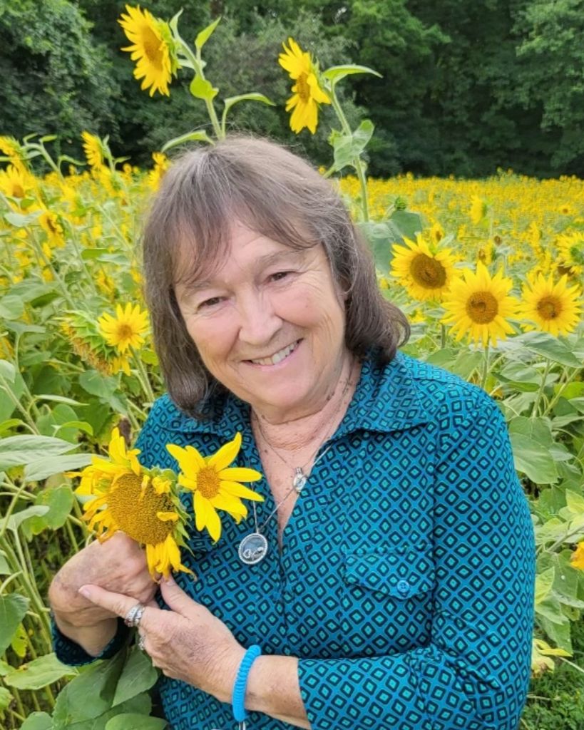 Gloria Breaden Perry (nee Coffey) Profile Photo