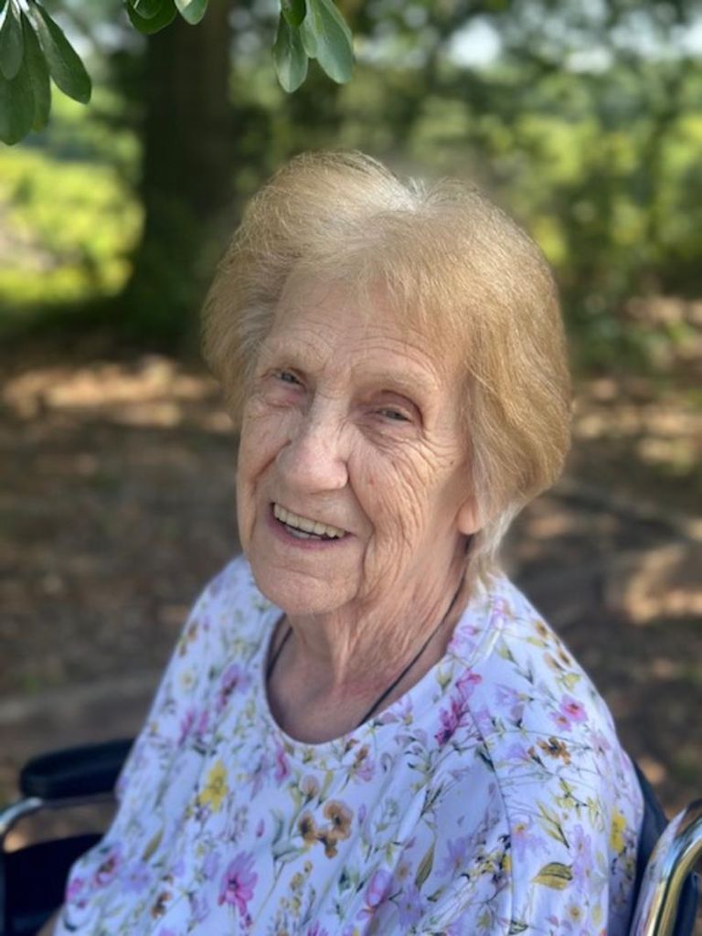 Lois Evelyn Leopard Profile Photo