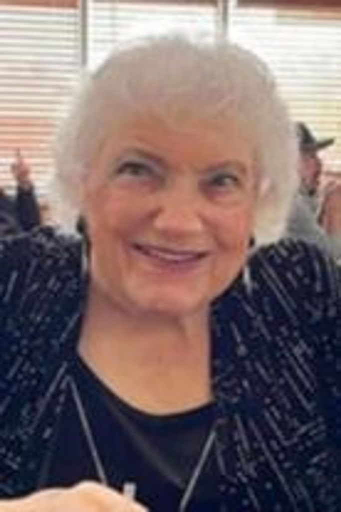 Julia Mary Lowe Profile Photo