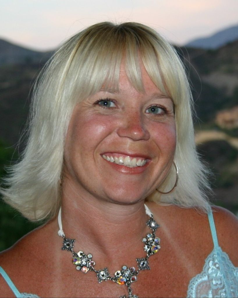Suzanne Gwen Leenders Profile Photo