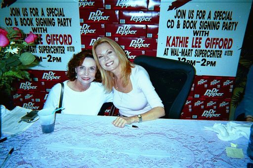 Linda Carol "Wendy" (Allen)  Martin photo gallery thumbnail 100 of 122