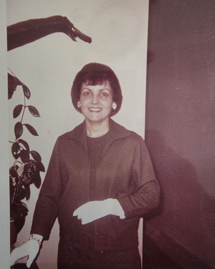 Dorothy E. Knott