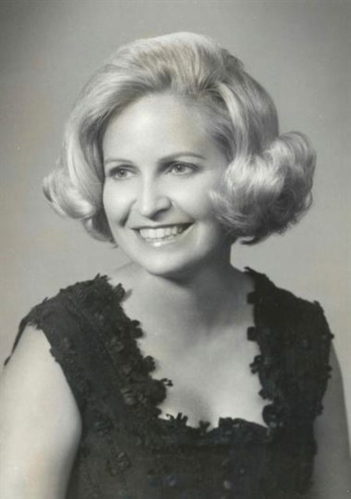 Carolyn June Dijt