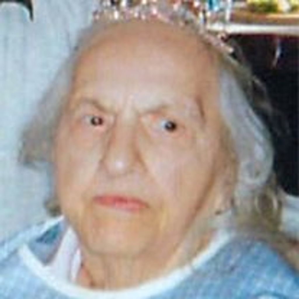 Christine (Cannamela) Menard Profile Photo