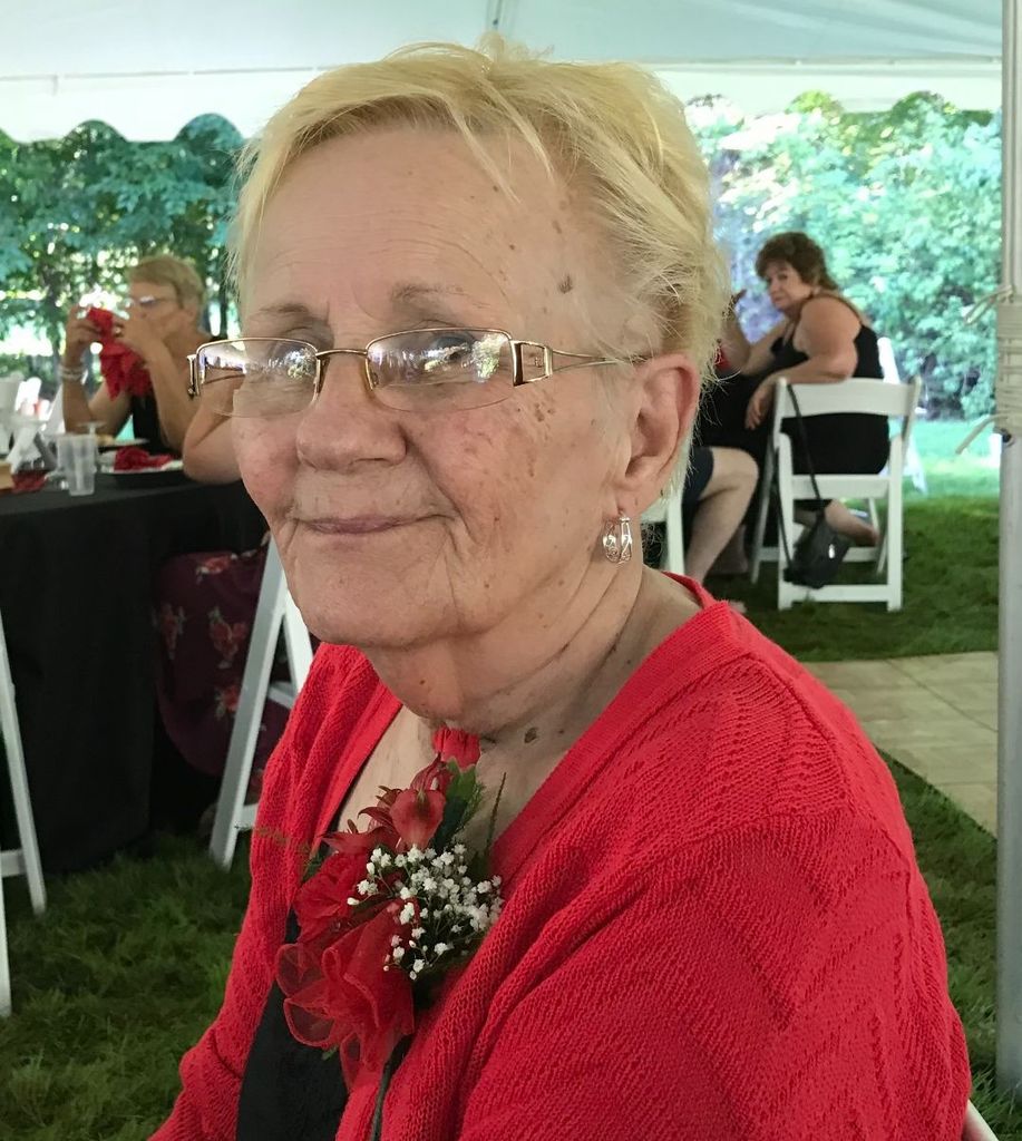  Ruth Wood