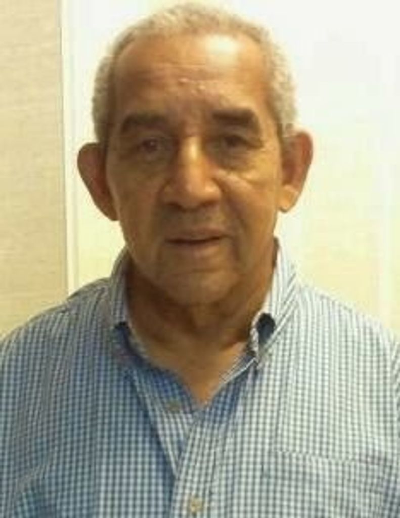 Julio  Serrano-Correa Profile Photo