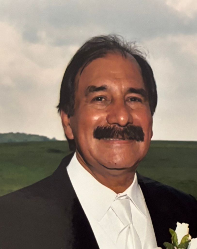Arnulfo Cisneros Jr. Profile Photo