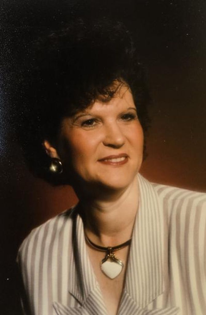 Helen Lewis Profile Photo