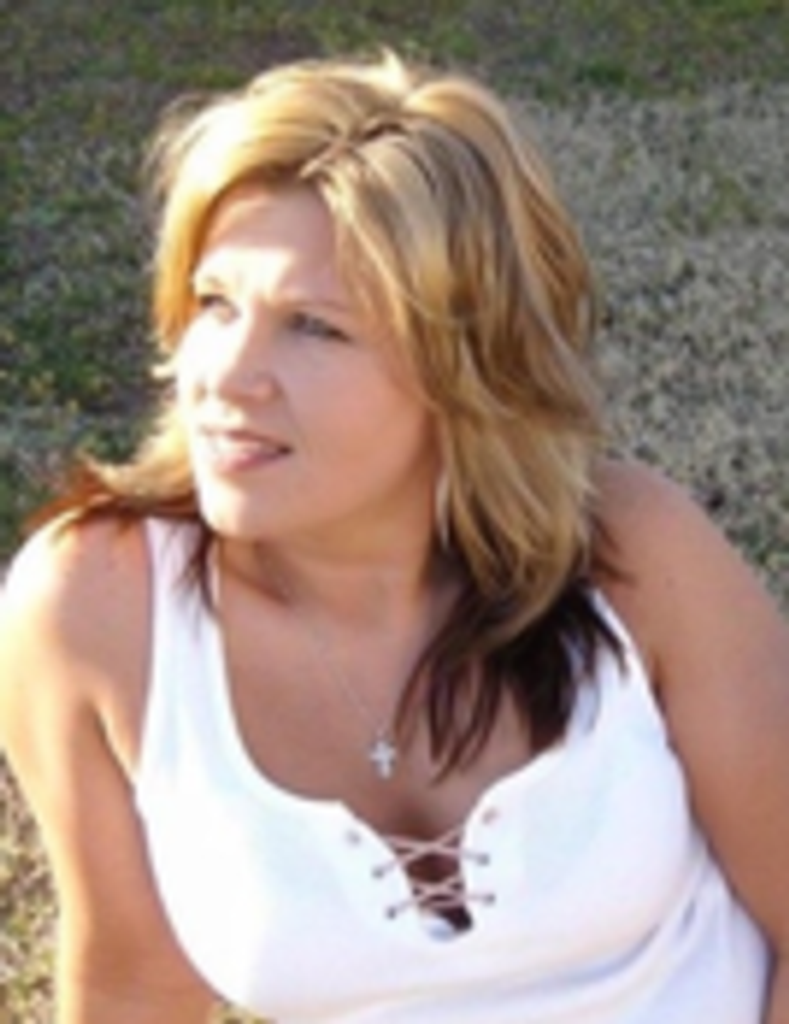 Tonya Lee Holder Profile Photo