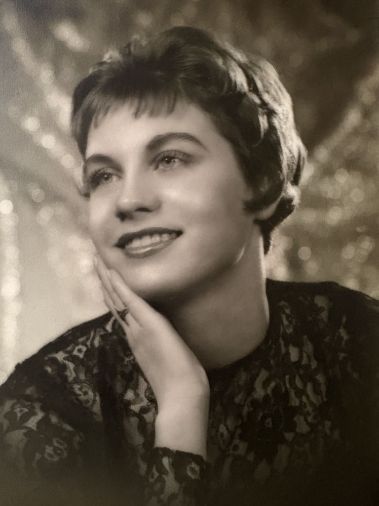 Louise Marie Miklovic Profile Photo