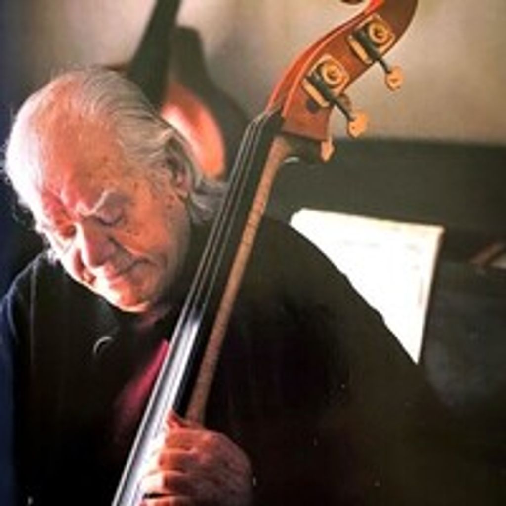 Joseph T Holovnia