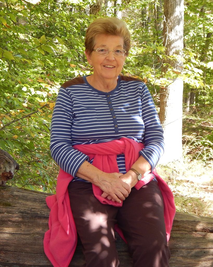 Carol Anne Carraway Profile Photo