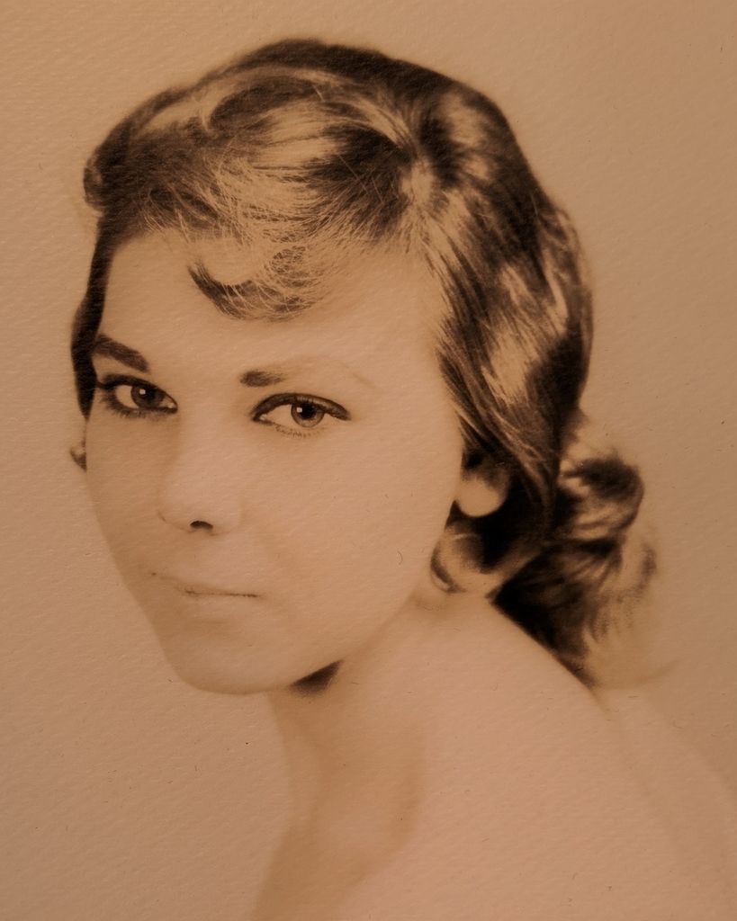 Diana Wray Wallace Profile Photo