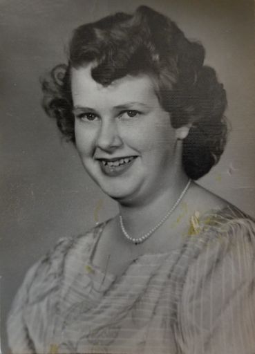 Evelyn Earlene (Smith)  Van Wey photo gallery thumbnail 5 of 28