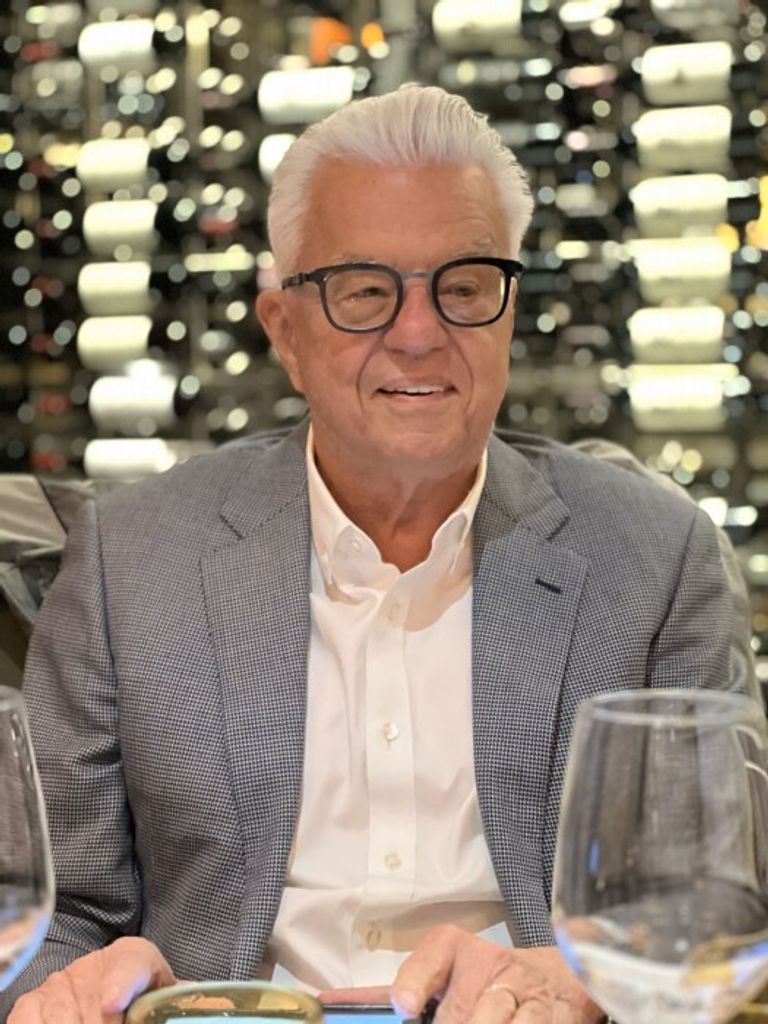 Tom Lamar Beauchamp Iii Profile Photo