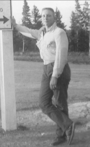 Robert Pitford photo gallery thumbnail 4 of 39