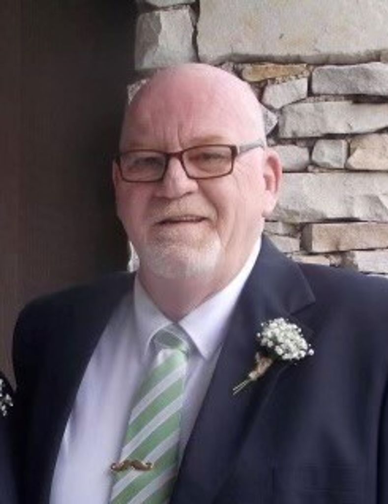 Robert Mark Molnar Profile Photo