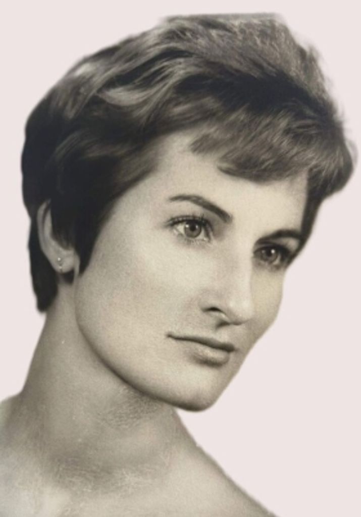 Mrs Gudrun Lesnikoski Profile Photo