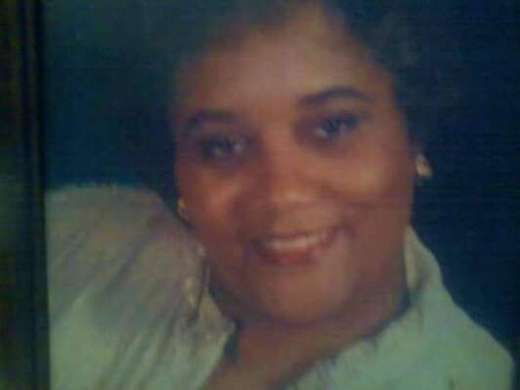 Ms. Viola Louise Artis Profile Photo