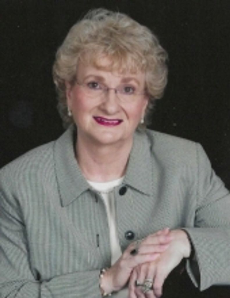 Dorothy  Dee Hoben