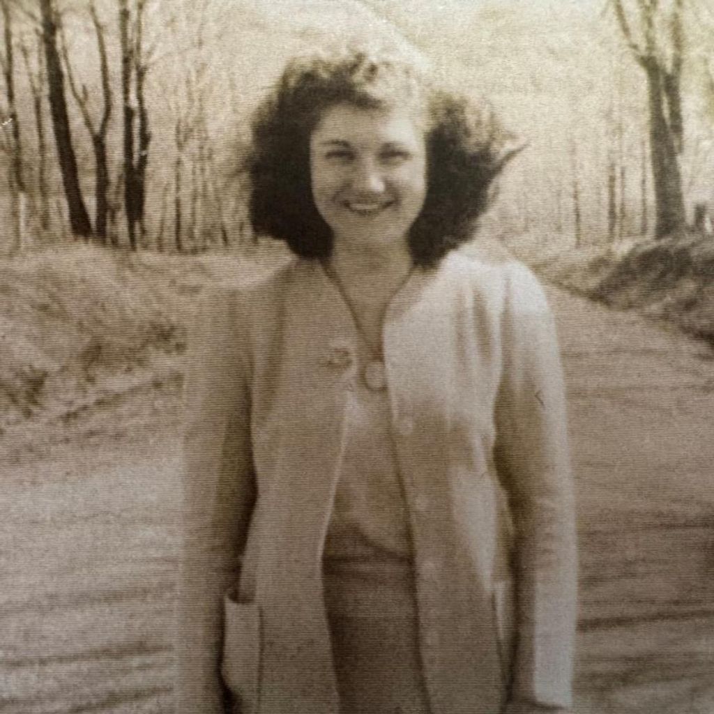 Anne E. Dupont