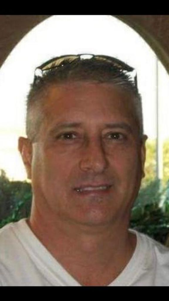 Tom L Faulknier