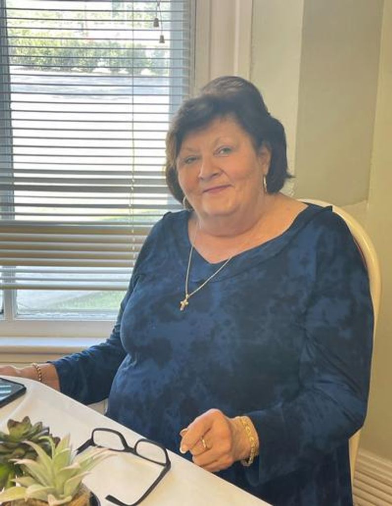 Connie Hyatt Bolf Profile Photo