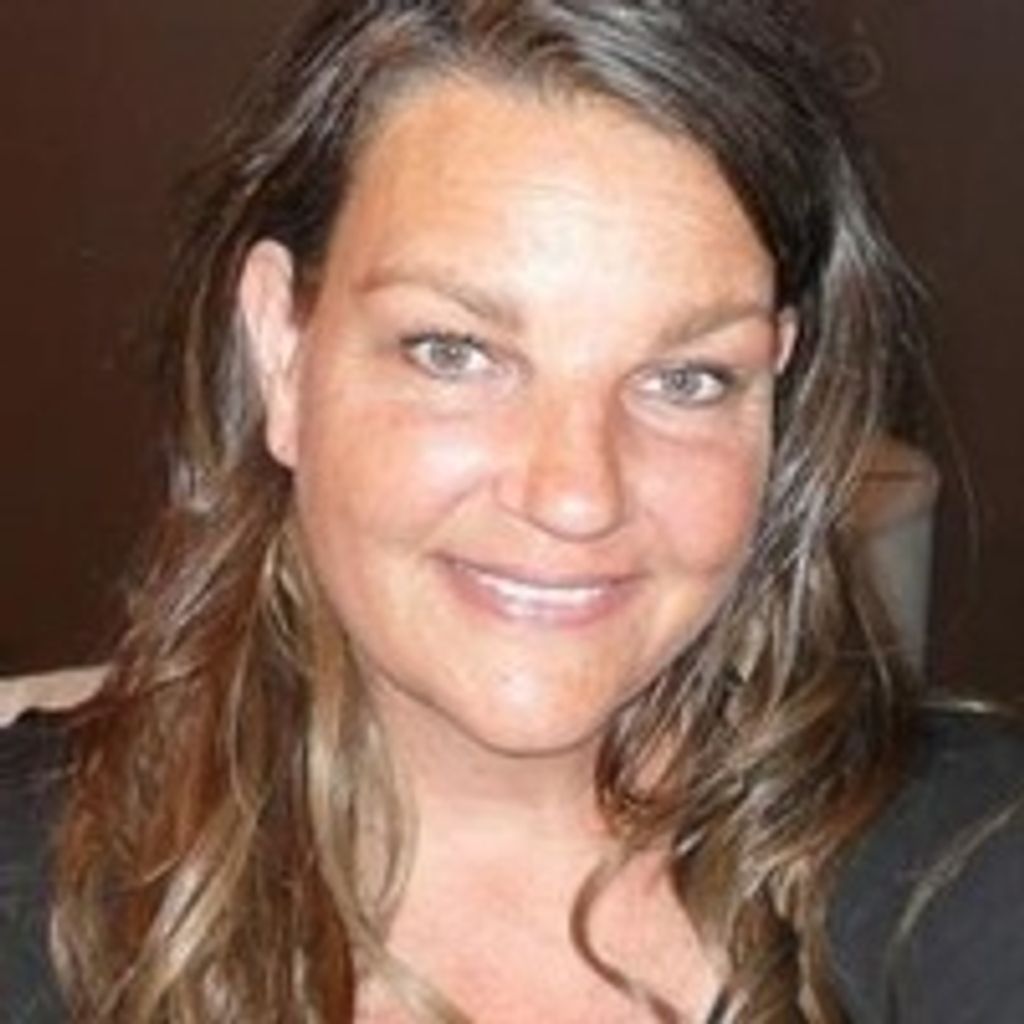 Laura  Anne Kozuchowski
