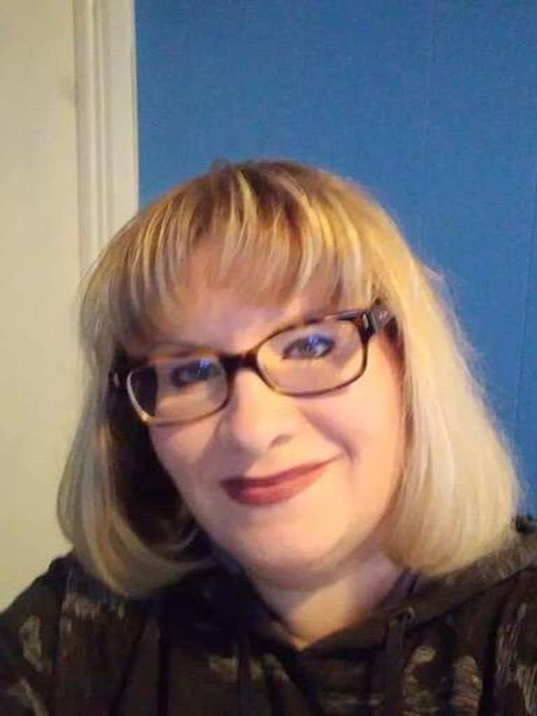 Tess Viola Couch Profile Photo