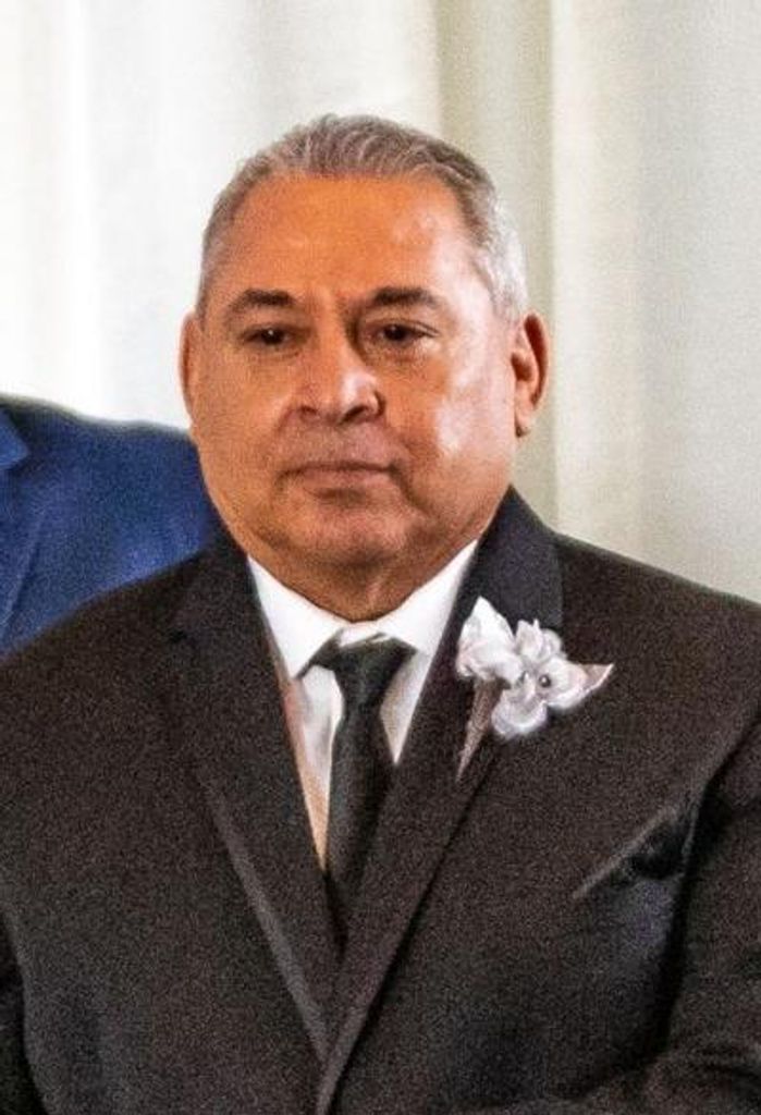 Robert Hernandez Profile Photo