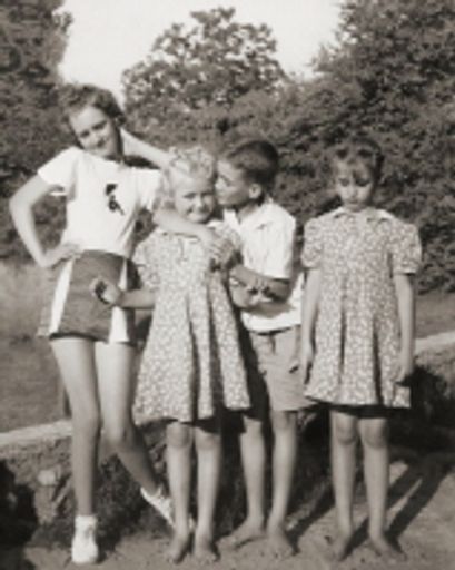Mary Griggs Golsan photo gallery thumbnail 1 of 1