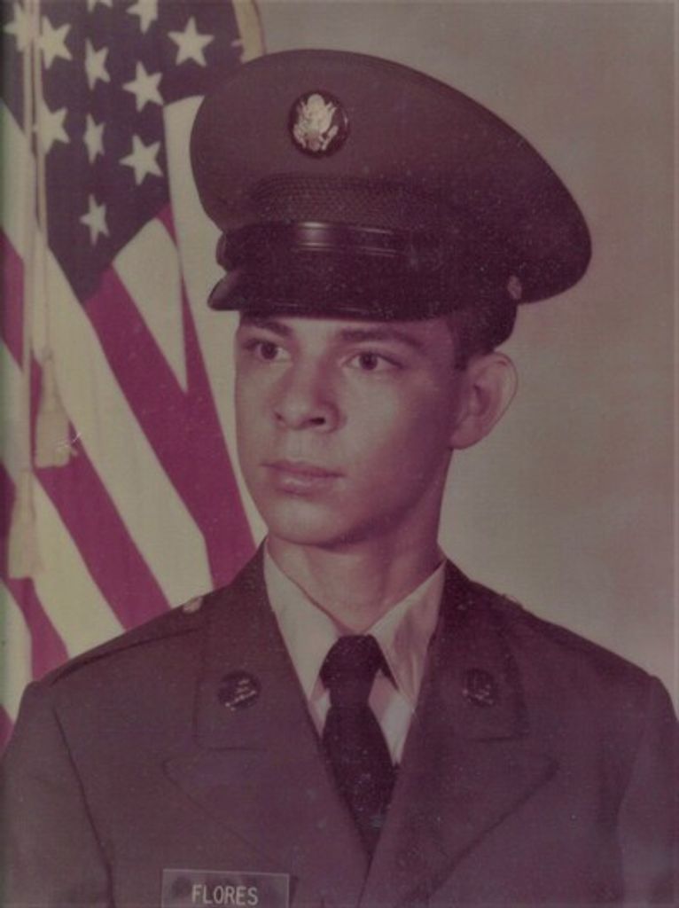 Carlos Flores, Jr. Profile Photo