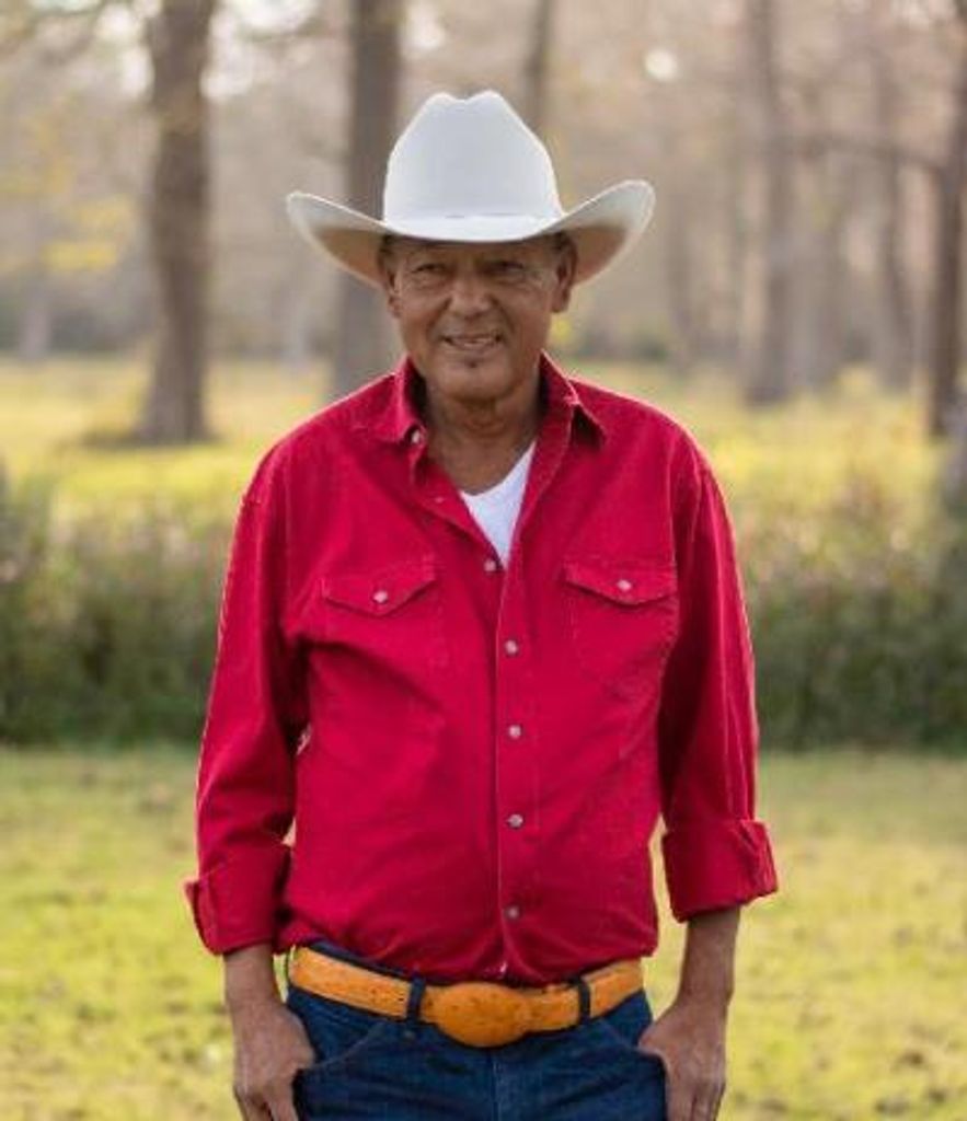 Gustavo "Lavao" Mendoza Profile Photo