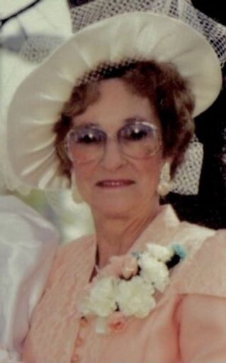 Elsie Harnum photo gallery thumbnail 1 of 1
