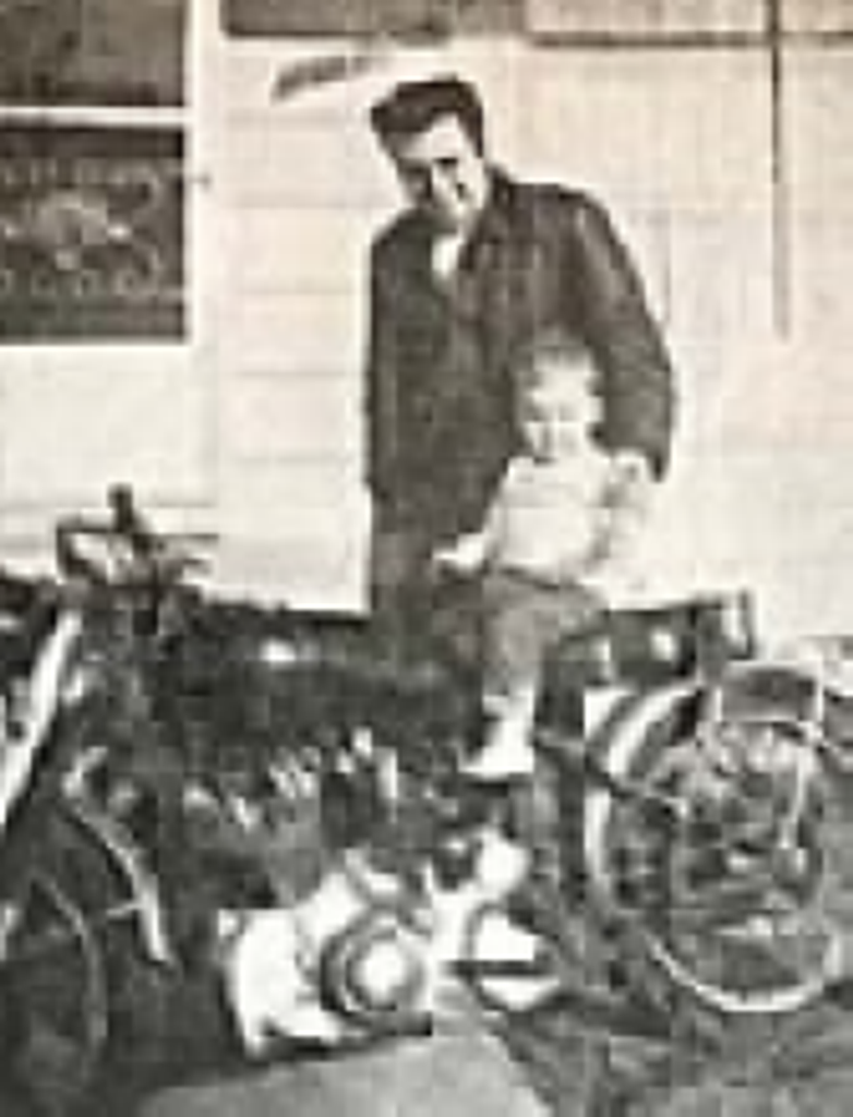 Roy  H. Pescinskaesta