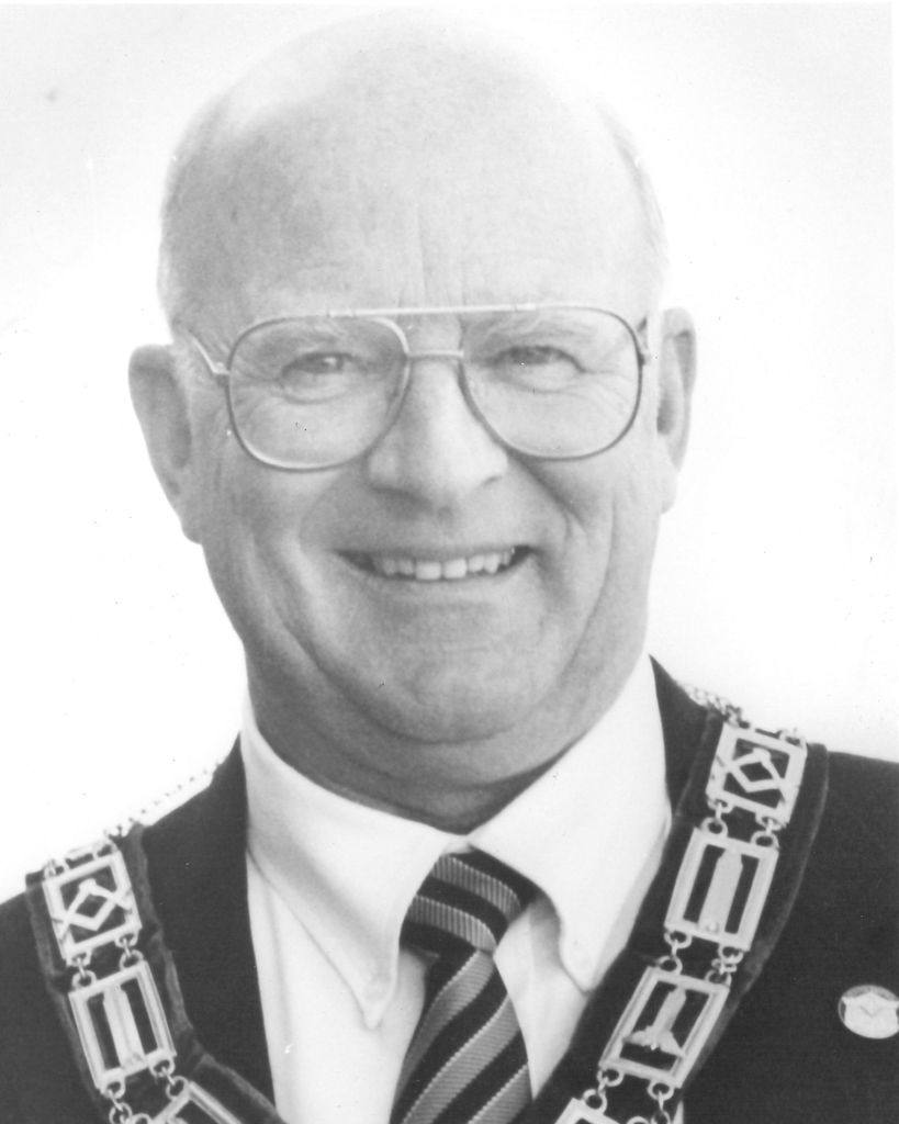 Robert L. "Bob" Beeson