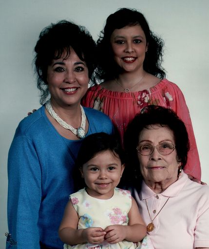 Isabel O. Gonzalez photo gallery thumbnail 12 of 49