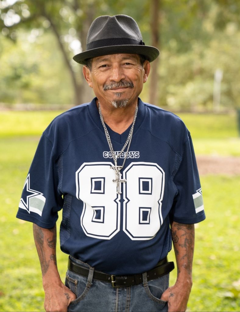 Manuel Flores Profile Photo