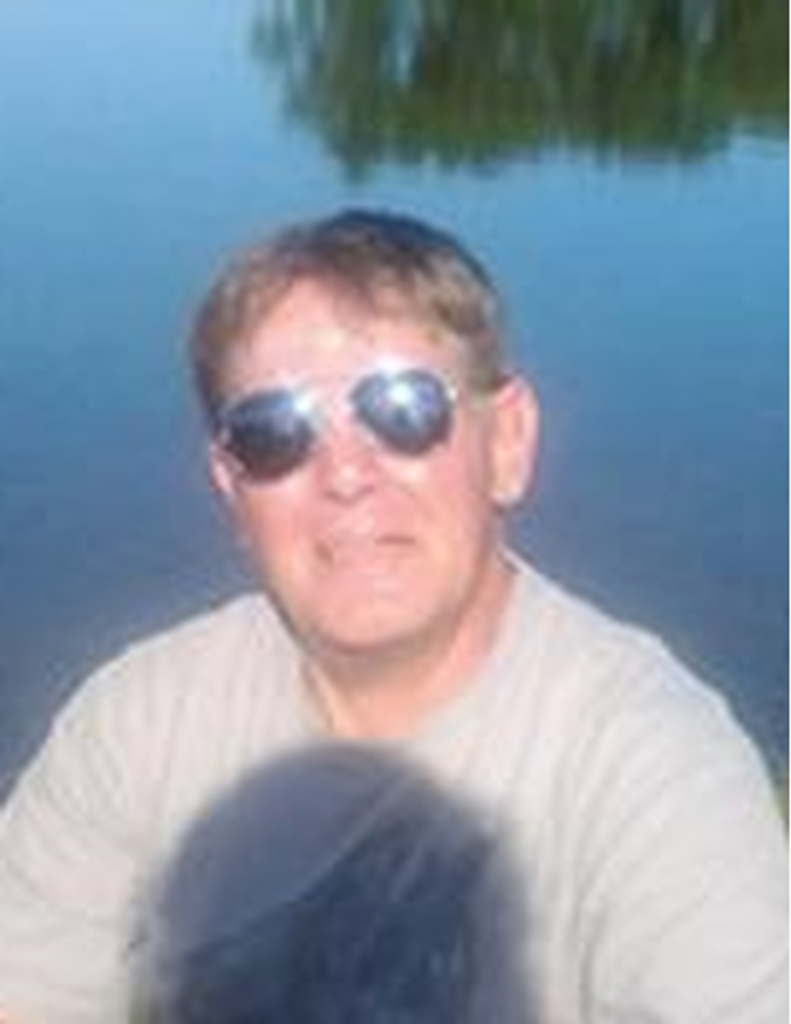 Clyde  Robert Manis  Jr.