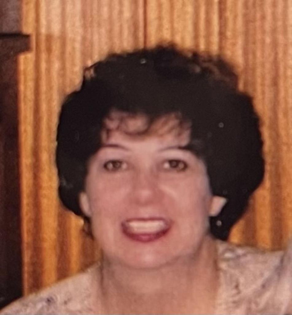 Maxine Bates Profile Photo