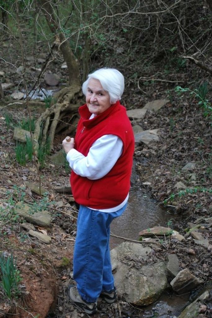 June Bobo Hix Dickerson Profile Photo