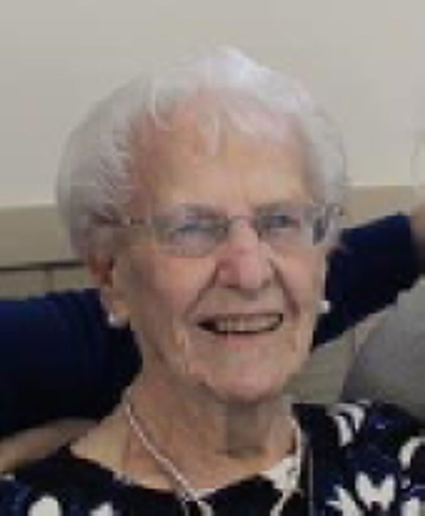Margaret  Helen (Nee Breault)  Robertson