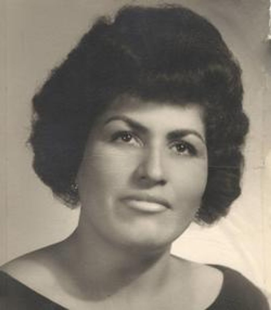 Flora Reyna Profile Photo