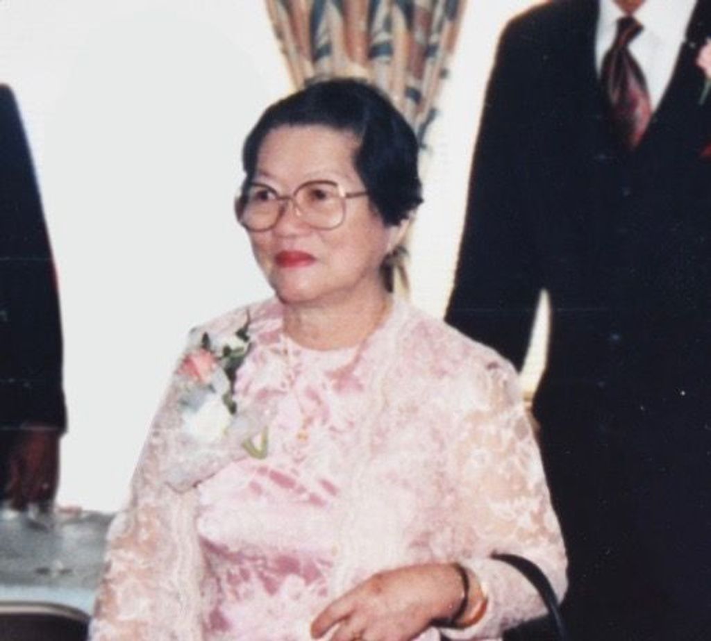 Emma J. Henar