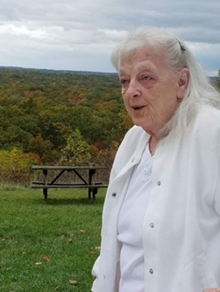 Edith "Edie" (Anderson)  Decker Profile Photo
