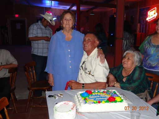 Ramon Salinas photo gallery thumbnail 34 of 62