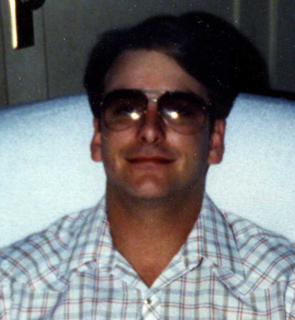 Earl R Gros, II