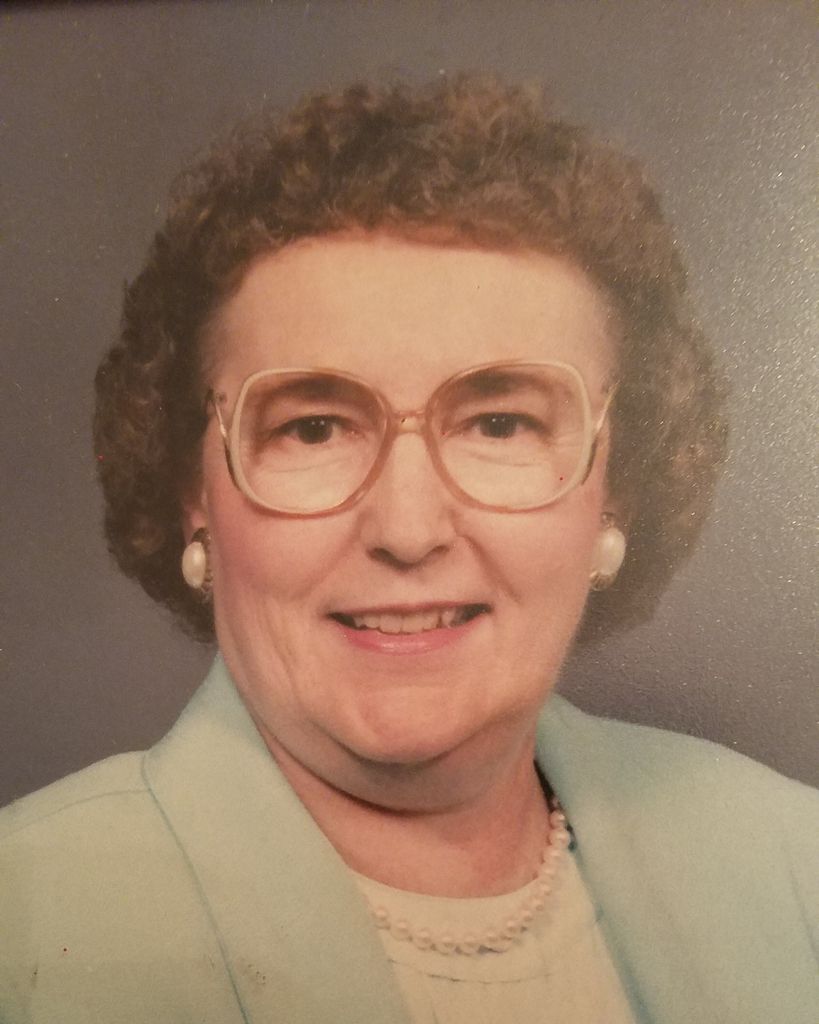 Lynda Tuttle Hill Profile Photo